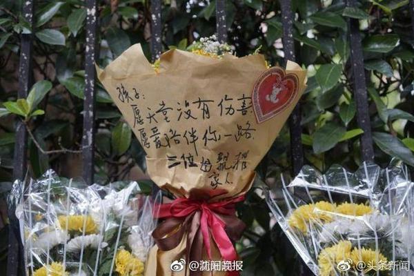记者：奥斯梅恩转会加拉塔萨雷协议即将签署完毕